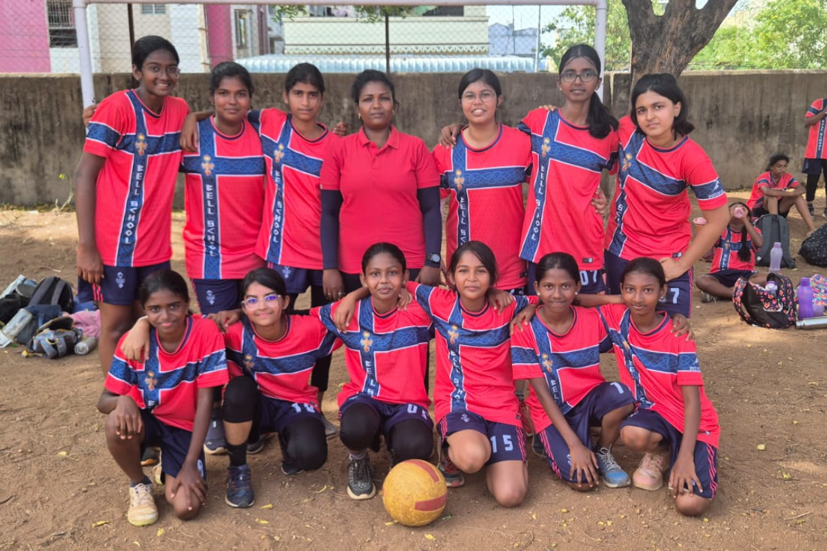 Bell School U-17 Girls Throwball Team